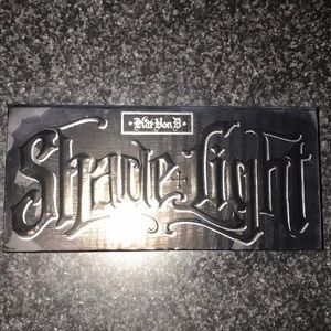 Kat Von D Shade and light contour palette